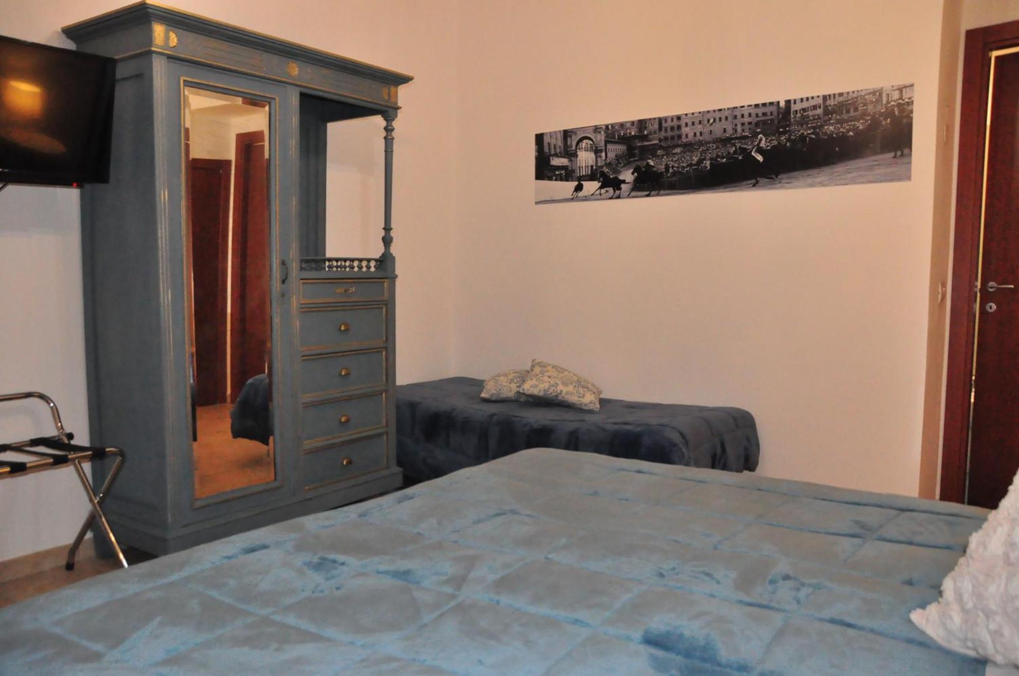 B&B Le Camere Di Livia Siena Eksteriør billede