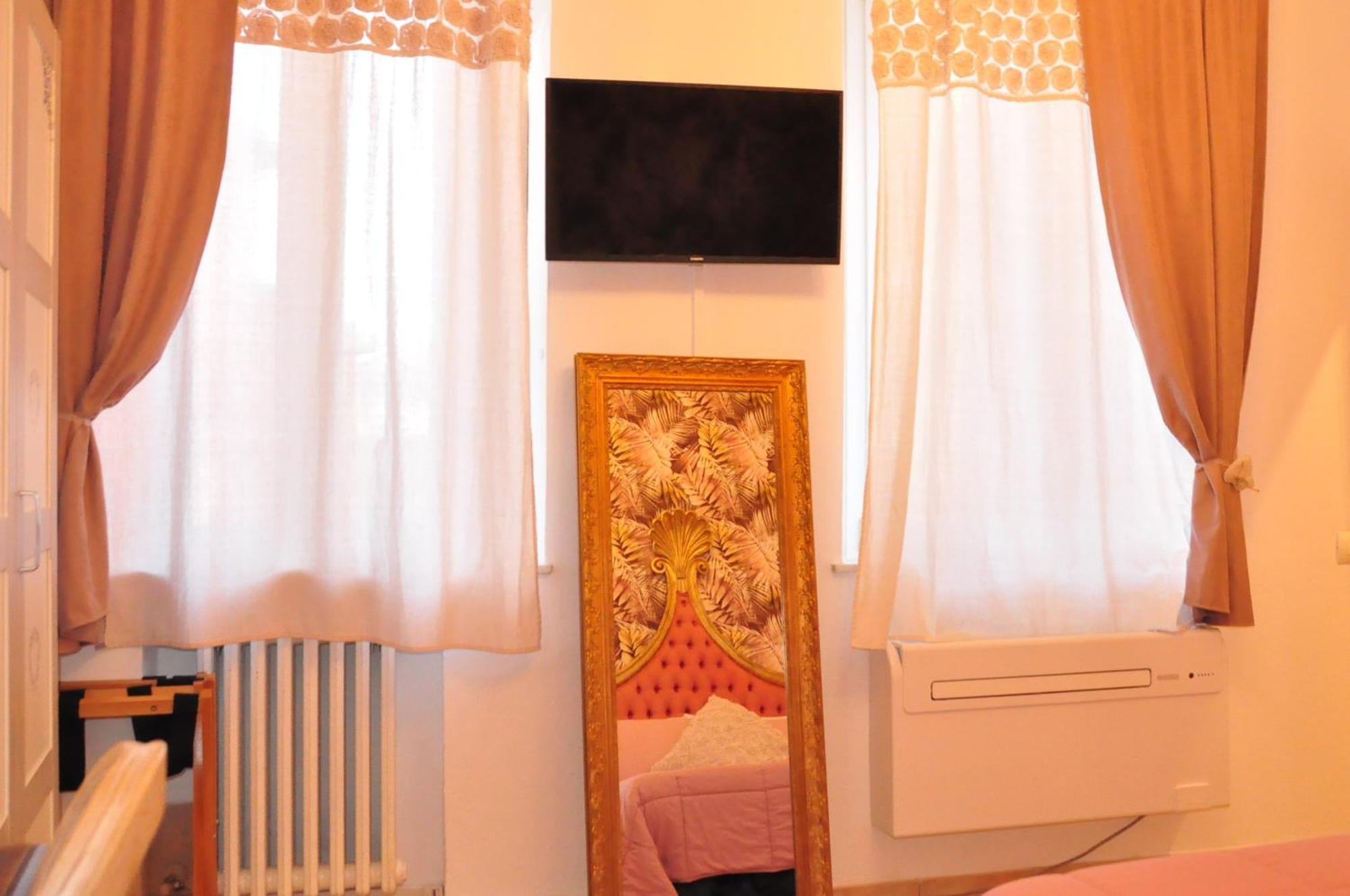 B&B Le Camere Di Livia Siena Eksteriør billede
