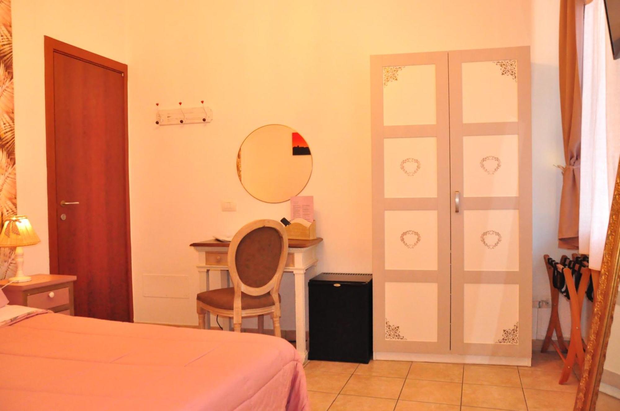 B&B Le Camere Di Livia Siena Eksteriør billede