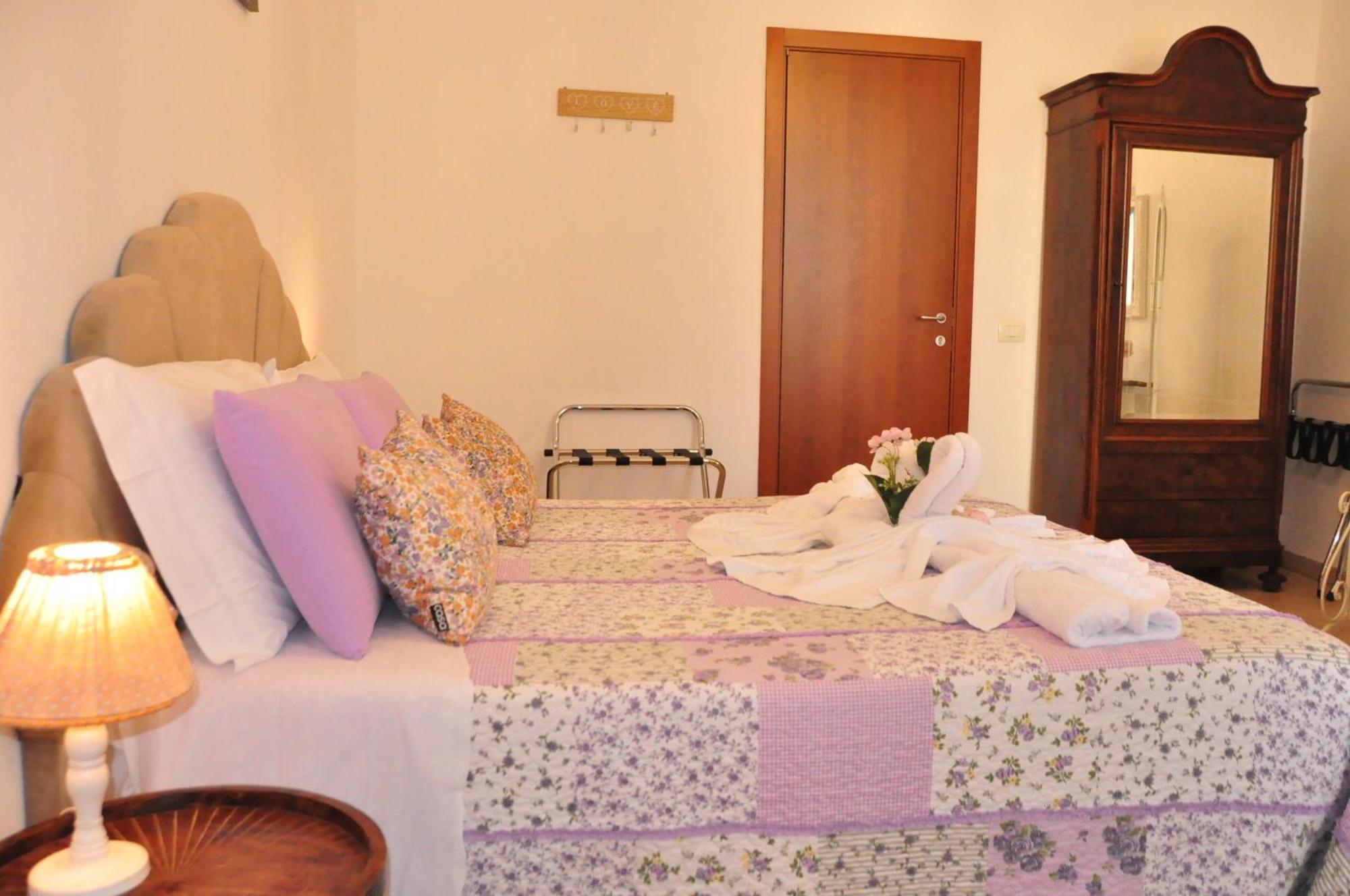 B&B Le Camere Di Livia Siena Eksteriør billede